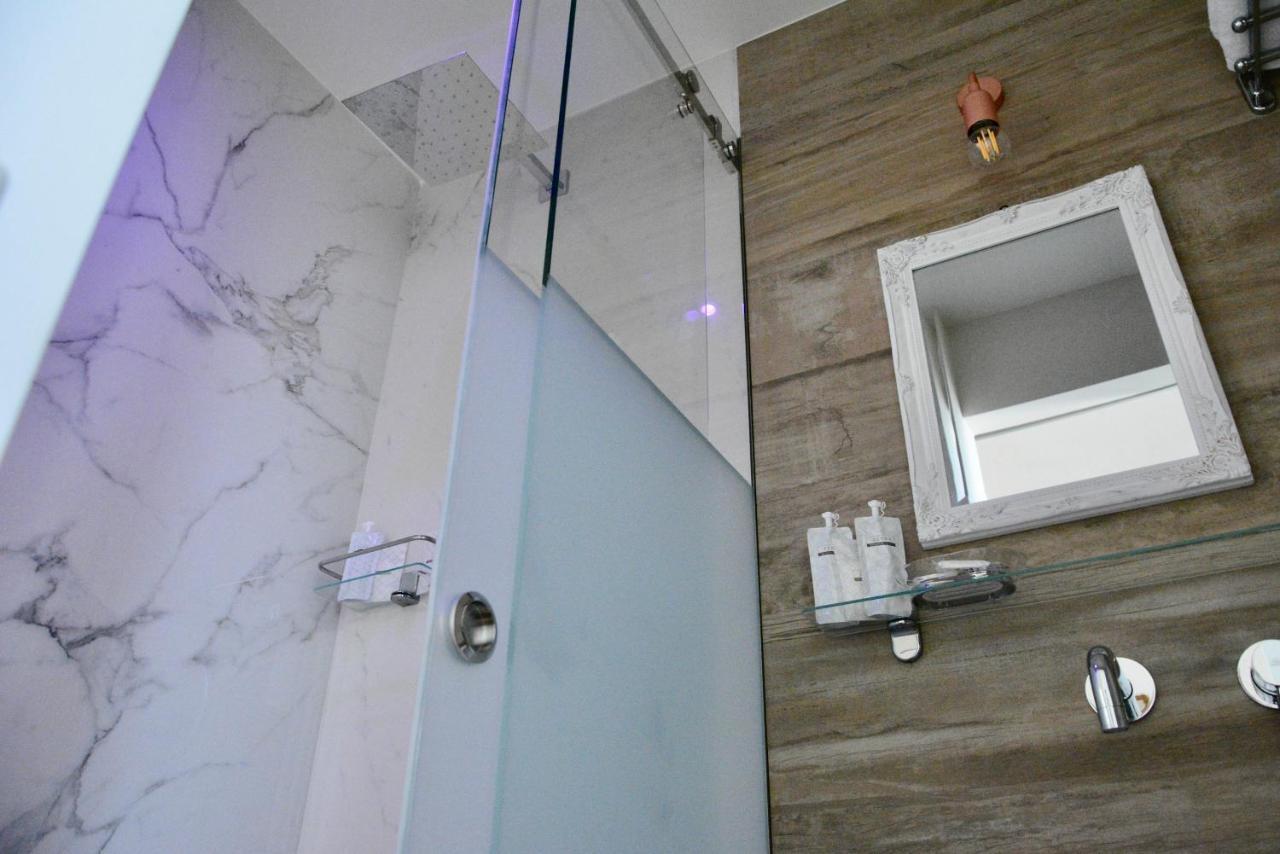Domus Aleria Deluxe Rooms ชากกา ภายนอก รูปภาพ